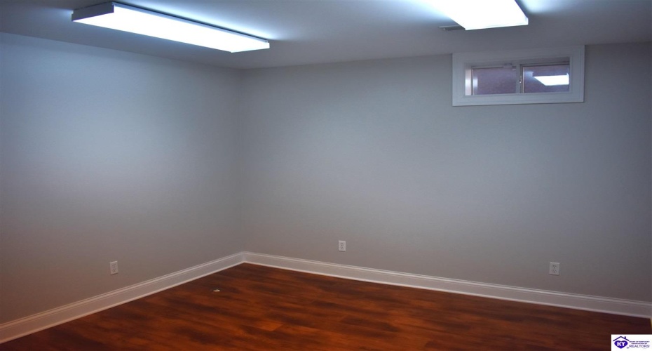 Evergreen Garden, Elizabethtown, Kentucky 42701, ,3 BathroomsBathrooms,For Sale,Evergreen Garden,HK24004541