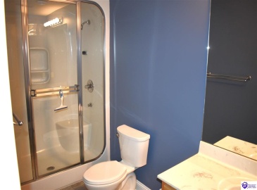 Evergreen Garden, Elizabethtown, Kentucky 42701, ,3 BathroomsBathrooms,For Sale,Evergreen Garden,HK24004541