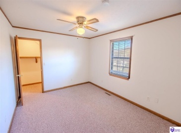 Terrace Drive, Radcliff, Kentucky 40160, ,3 BathroomsBathrooms,For Sale,Terrace Drive,HK24004544