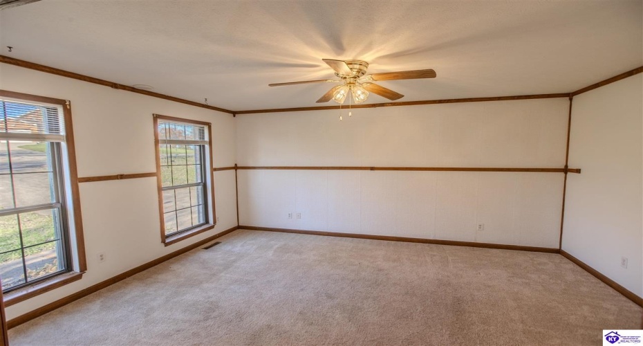 Terrace Drive, Radcliff, Kentucky 40160, ,3 BathroomsBathrooms,For Sale,Terrace Drive,HK24004544