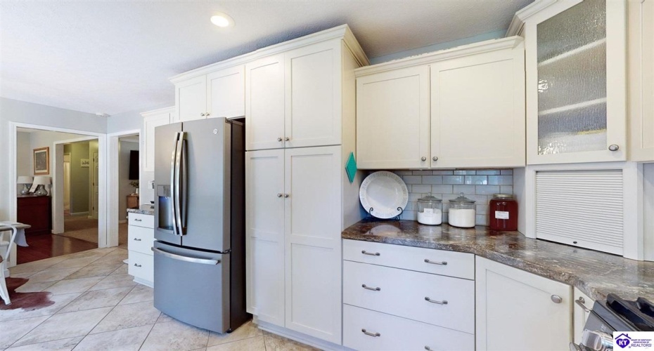 Overlook Terrace, Brandenburg, Kentucky 40108, ,2 BathroomsBathrooms,For Sale,Overlook Terrace,HK24004548