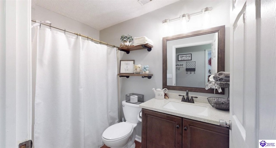 Overlook Terrace, Brandenburg, Kentucky 40108, ,2 BathroomsBathrooms,For Sale,Overlook Terrace,HK24004548