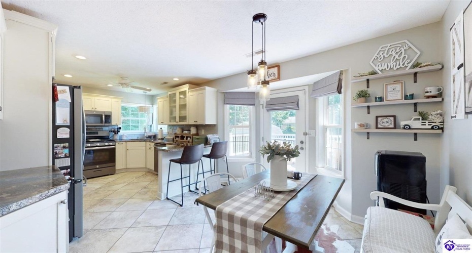 Overlook Terrace, Brandenburg, Kentucky 40108, ,2 BathroomsBathrooms,For Sale,Overlook Terrace,HK24004548