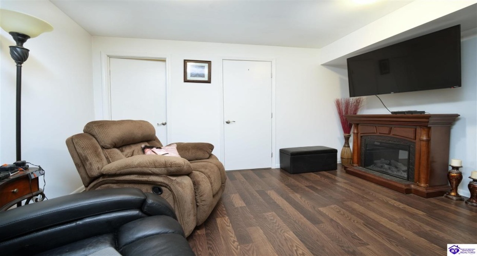 Salt River Road, Eastview, Kentucky 42732, ,3 BathroomsBathrooms,For Sale,Salt River Road,HK24004549