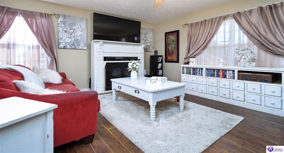 Salt River Road, Eastview, Kentucky 42732, ,3 BathroomsBathrooms,For Sale,Salt River Road,HK24004549