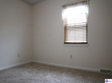 Shamrock Street, Radcliff, Kentucky 40160, ,2 BathroomsBathrooms,For Sale,Shamrock Street,HK24004556