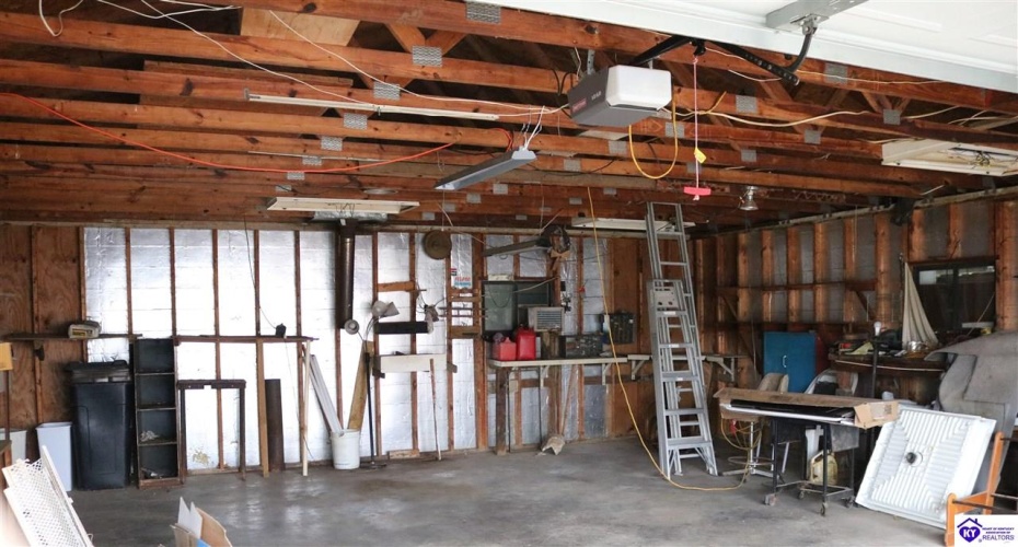 Shamrock Street, Radcliff, Kentucky 40160, ,2 BathroomsBathrooms,For Sale,Shamrock Street,HK24004556