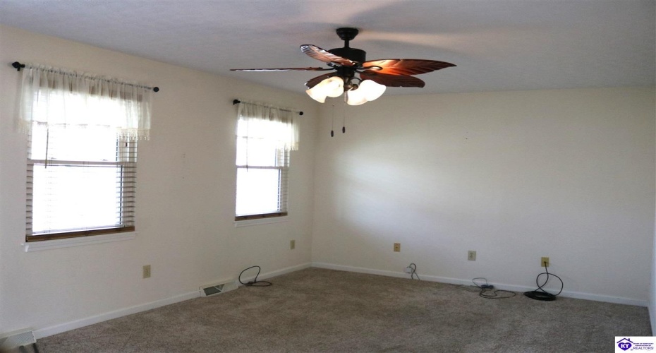 Shamrock Street, Radcliff, Kentucky 40160, ,2 BathroomsBathrooms,For Sale,Shamrock Street,HK24004556