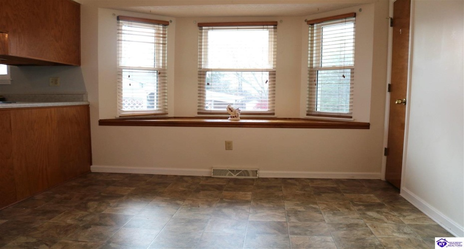 Shamrock Street, Radcliff, Kentucky 40160, ,2 BathroomsBathrooms,For Sale,Shamrock Street,HK24004556