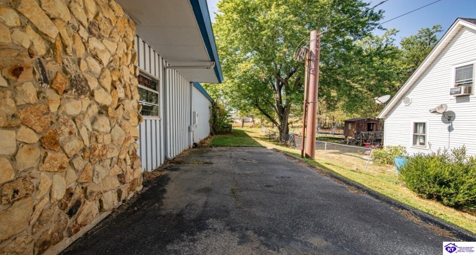 High Street, Brandenburg, Kentucky 40108, ,For Sale,High Street,HK24004559