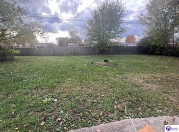 Gregory Street, Elizabethtown, Kentucky 42701, ,2 BathroomsBathrooms,For Sale,Gregory Street,HK24004557