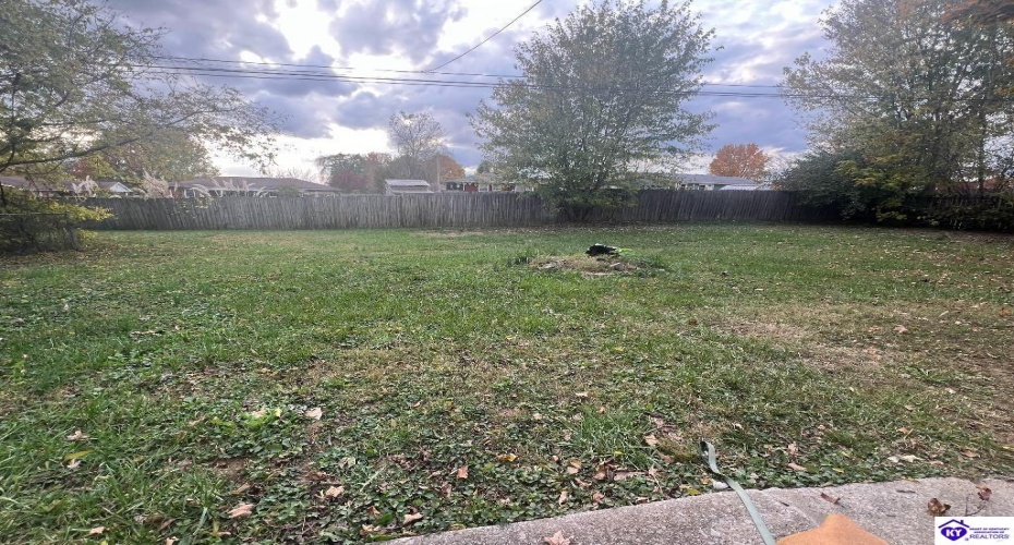 Gregory Street, Elizabethtown, Kentucky 42701, ,2 BathroomsBathrooms,For Sale,Gregory Street,HK24004557