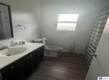 Gregory Street, Elizabethtown, Kentucky 42701, ,2 BathroomsBathrooms,For Sale,Gregory Street,HK24004557