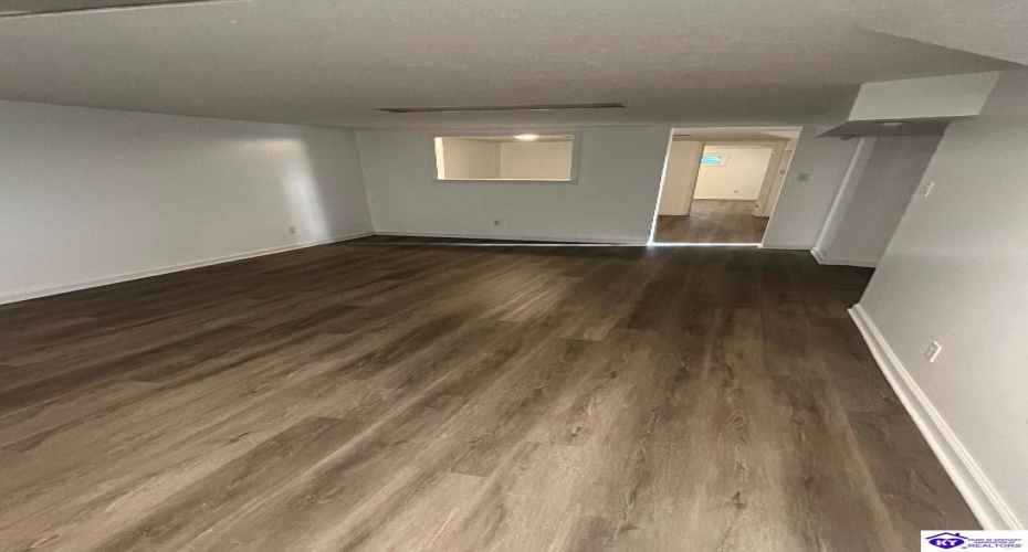 Gregory Street, Elizabethtown, Kentucky 42701, ,2 BathroomsBathrooms,For Sale,Gregory Street,HK24004557