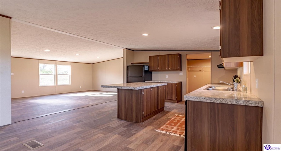 Irvington Heights Lane, Irvington, Kentucky 40146, ,2 BathroomsBathrooms,For Sale,Irvington Heights Lane,HK24004558