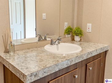 Irvington Heights Lane, Irvington, Kentucky 40146, ,2 BathroomsBathrooms,For Sale,Irvington Heights Lane,HK24004558