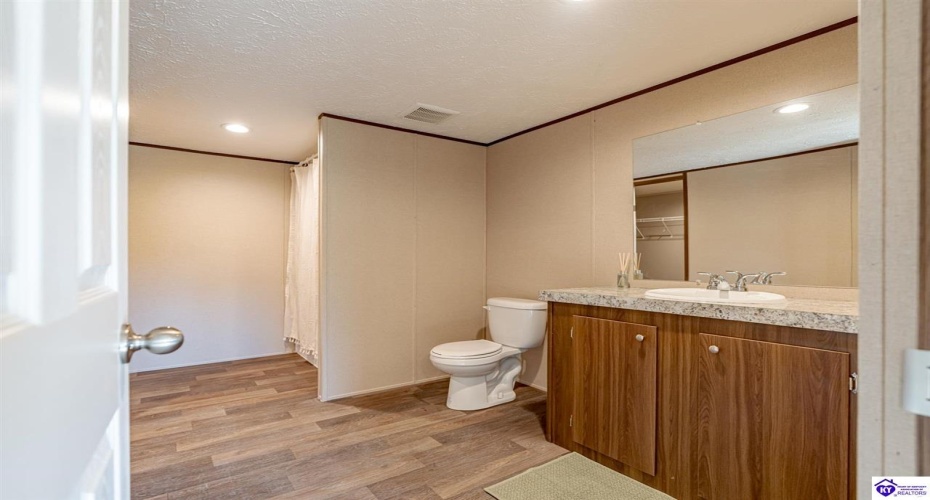 Irvington Heights Lane, Irvington, Kentucky 40146, ,2 BathroomsBathrooms,For Sale,Irvington Heights Lane,HK24004558