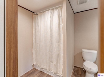 Irvington Heights Lane, Irvington, Kentucky 40146, ,2 BathroomsBathrooms,For Sale,Irvington Heights Lane,HK24004558