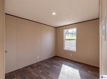 Irvington Heights Lane, Irvington, Kentucky 40146, ,2 BathroomsBathrooms,For Sale,Irvington Heights Lane,HK24004558