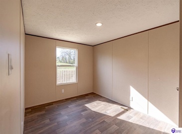 Irvington Heights Lane, Irvington, Kentucky 40146, ,2 BathroomsBathrooms,For Sale,Irvington Heights Lane,HK24004558