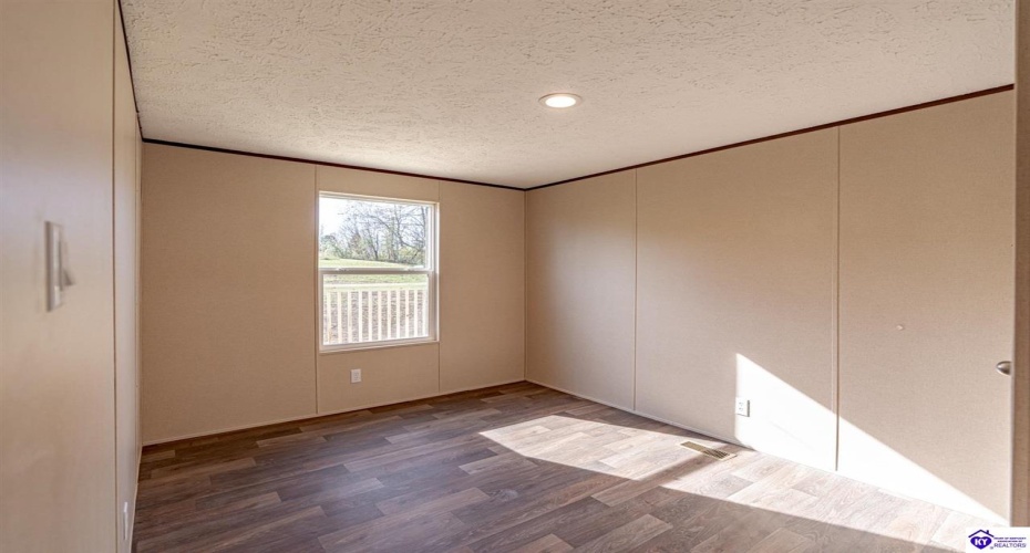 Irvington Heights Lane, Irvington, Kentucky 40146, ,2 BathroomsBathrooms,For Sale,Irvington Heights Lane,HK24004558