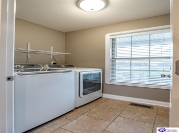 Alta Vista Court, Elizabethtown, Kentucky 42701, ,3 BathroomsBathrooms,For Sale,Alta Vista Court,HK24004560