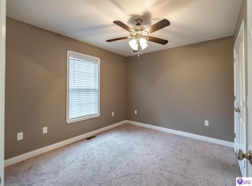 Alta Vista Court, Elizabethtown, Kentucky 42701, ,3 BathroomsBathrooms,For Sale,Alta Vista Court,HK24004560