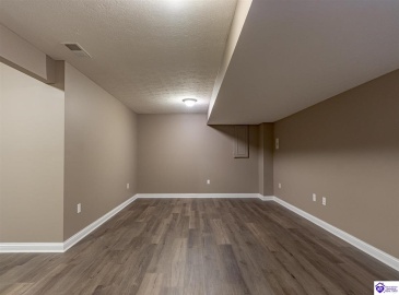 Alta Vista Court, Elizabethtown, Kentucky 42701, ,3 BathroomsBathrooms,For Sale,Alta Vista Court,HK24004560