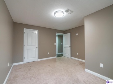 Alta Vista Court, Elizabethtown, Kentucky 42701, ,3 BathroomsBathrooms,For Sale,Alta Vista Court,HK24004560