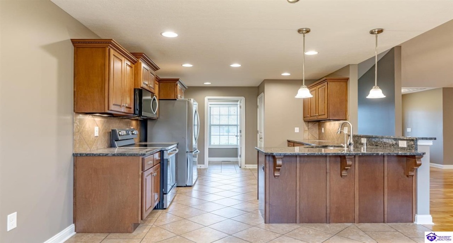 Alta Vista Court, Elizabethtown, Kentucky 42701, ,3 BathroomsBathrooms,For Sale,Alta Vista Court,HK24004560