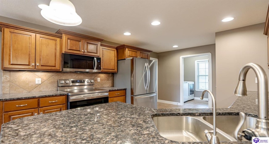 Alta Vista Court, Elizabethtown, Kentucky 42701, ,3 BathroomsBathrooms,For Sale,Alta Vista Court,HK24004560