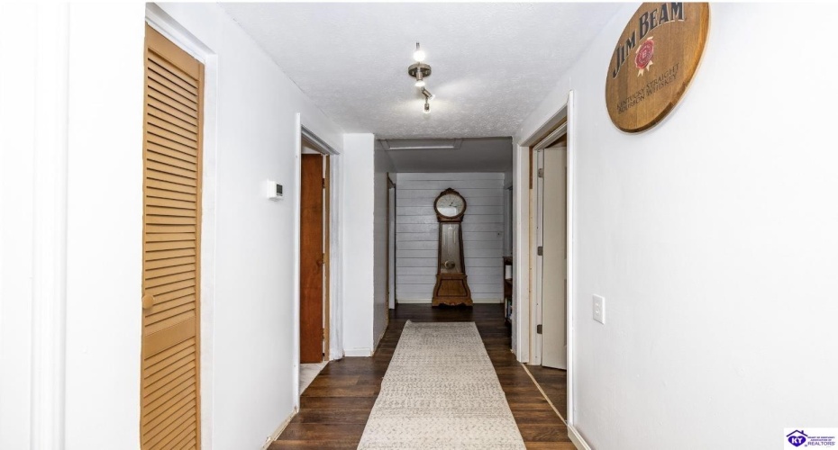 Lone Oak Road, Clarkson, Kentucky 42726, ,2 BathroomsBathrooms,For Sale,Lone Oak Road,HK24004561