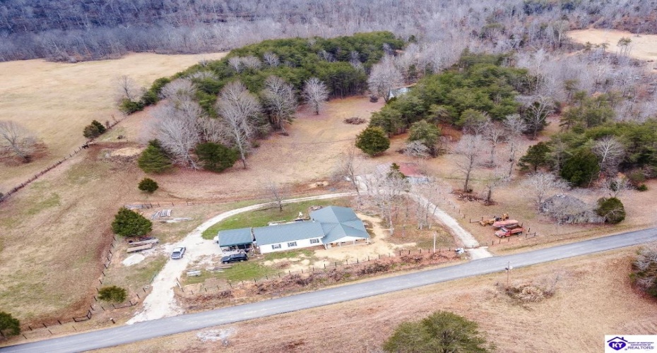 Lone Oak Road, Clarkson, Kentucky 42726, ,2 BathroomsBathrooms,For Sale,Lone Oak Road,HK24004561