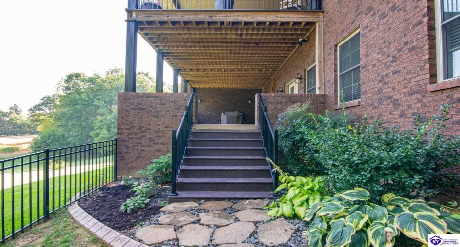 Stonemill Court, Elizabethtown, Kentucky 42701, ,3 BathroomsBathrooms,For Sale,Stonemill Court,HK24004562