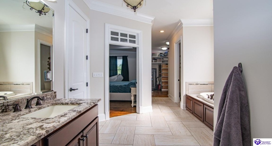 Stonemill Court, Elizabethtown, Kentucky 42701, ,3 BathroomsBathrooms,For Sale,Stonemill Court,HK24004562