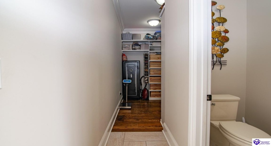 Stonemill Court, Elizabethtown, Kentucky 42701, ,3 BathroomsBathrooms,For Sale,Stonemill Court,HK24004562