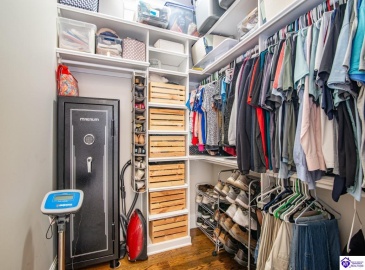 Stonemill Court, Elizabethtown, Kentucky 42701, ,3 BathroomsBathrooms,For Sale,Stonemill Court,HK24004562