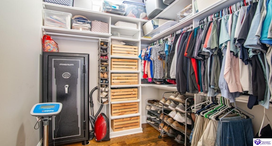 Stonemill Court, Elizabethtown, Kentucky 42701, ,3 BathroomsBathrooms,For Sale,Stonemill Court,HK24004562