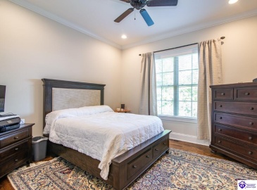 Stonemill Court, Elizabethtown, Kentucky 42701, ,3 BathroomsBathrooms,For Sale,Stonemill Court,HK24004562