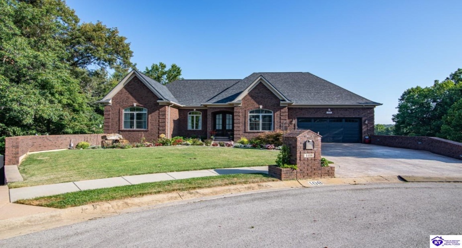 Stonemill Court, Elizabethtown, Kentucky 42701, ,3 BathroomsBathrooms,For Sale,Stonemill Court,HK24004562