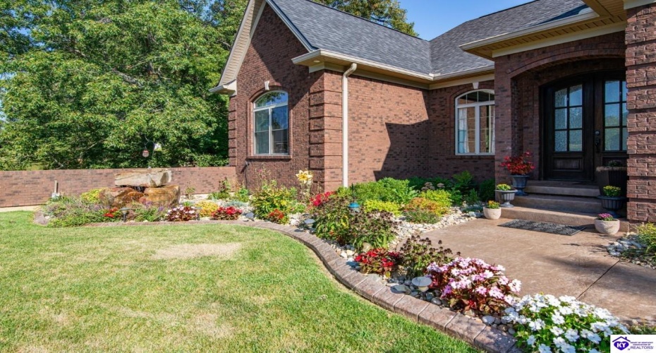 Stonemill Court, Elizabethtown, Kentucky 42701, ,3 BathroomsBathrooms,For Sale,Stonemill Court,HK24004562