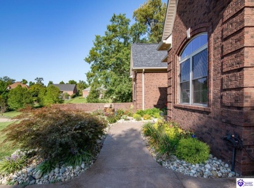 Stonemill Court, Elizabethtown, Kentucky 42701, ,3 BathroomsBathrooms,For Sale,Stonemill Court,HK24004562