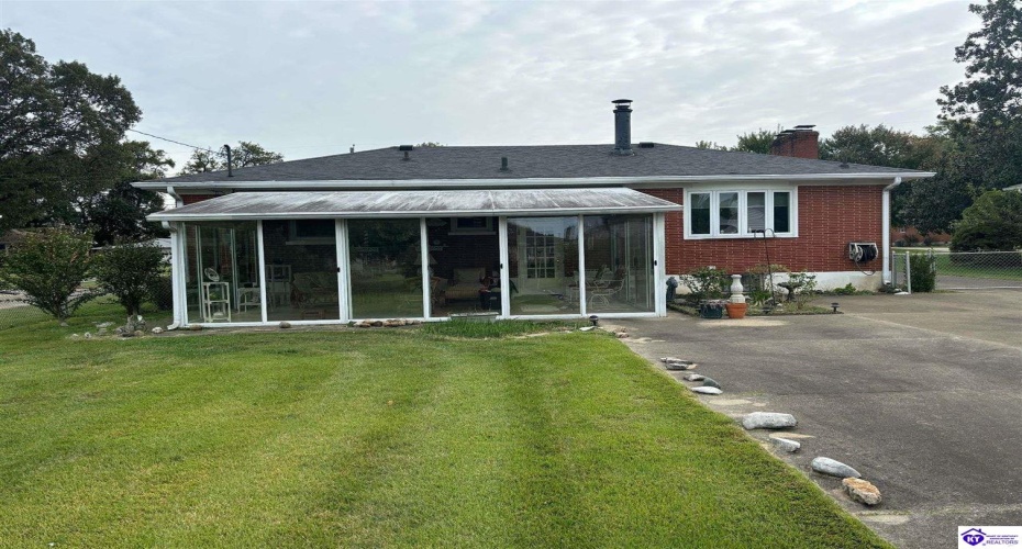 Jenny Lane, Louisville, Kentucky 40219, ,2 BathroomsBathrooms,For Sale,Jenny Lane,HK24004576