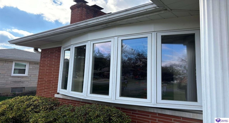 Jenny Lane, Louisville, Kentucky 40219, ,2 BathroomsBathrooms,For Sale,Jenny Lane,HK24004576