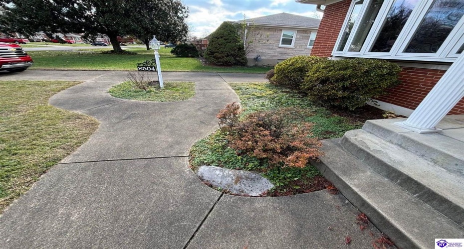 Jenny Lane, Louisville, Kentucky 40219, ,2 BathroomsBathrooms,For Sale,Jenny Lane,HK24004576