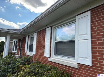 Jenny Lane, Louisville, Kentucky 40219, ,2 BathroomsBathrooms,For Sale,Jenny Lane,HK24004576