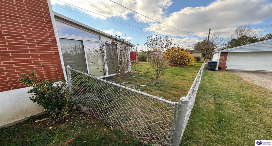 Jenny Lane, Louisville, Kentucky 40219, ,2 BathroomsBathrooms,For Sale,Jenny Lane,HK24004576