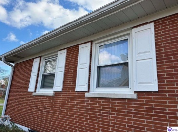 Jenny Lane, Louisville, Kentucky 40219, ,2 BathroomsBathrooms,For Sale,Jenny Lane,HK24004576