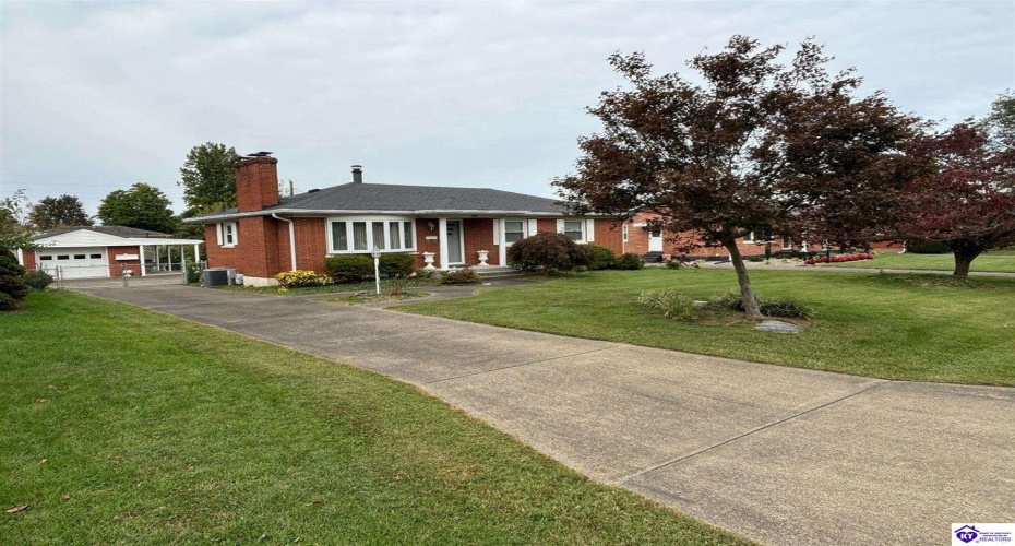 Jenny Lane, Louisville, Kentucky 40219, ,2 BathroomsBathrooms,For Sale,Jenny Lane,HK24004576