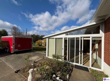 Jenny Lane, Louisville, Kentucky 40219, ,2 BathroomsBathrooms,For Sale,Jenny Lane,HK24004576